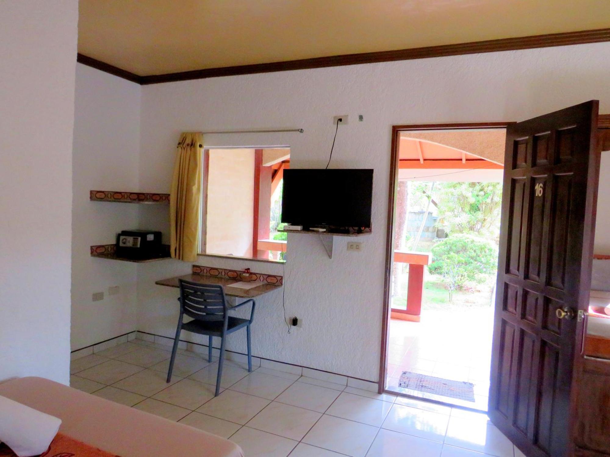 Alonaland Resort 邦劳 外观 照片